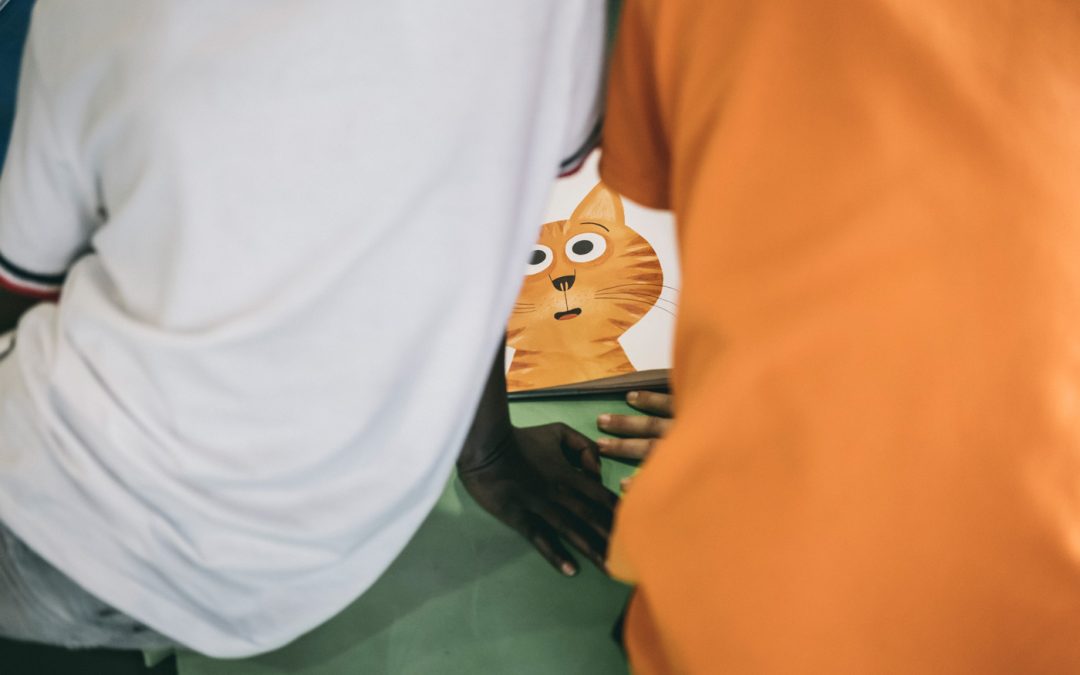 Intervenciones Asistidas con Perros: Perruneando en la Biblio de Belviche